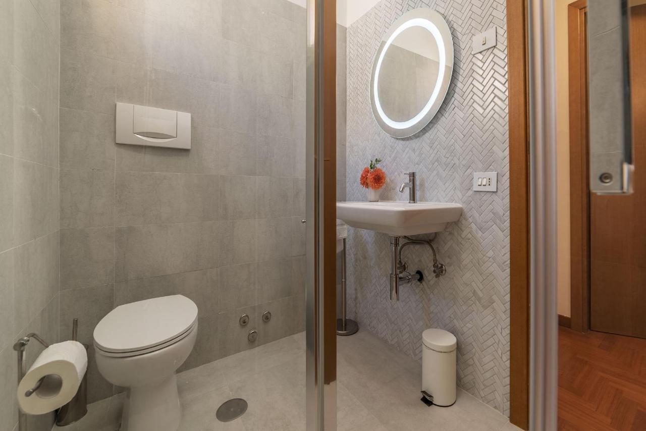Lively Roma Trastevere Renovated Apartment - Fromhometorome Extérieur photo